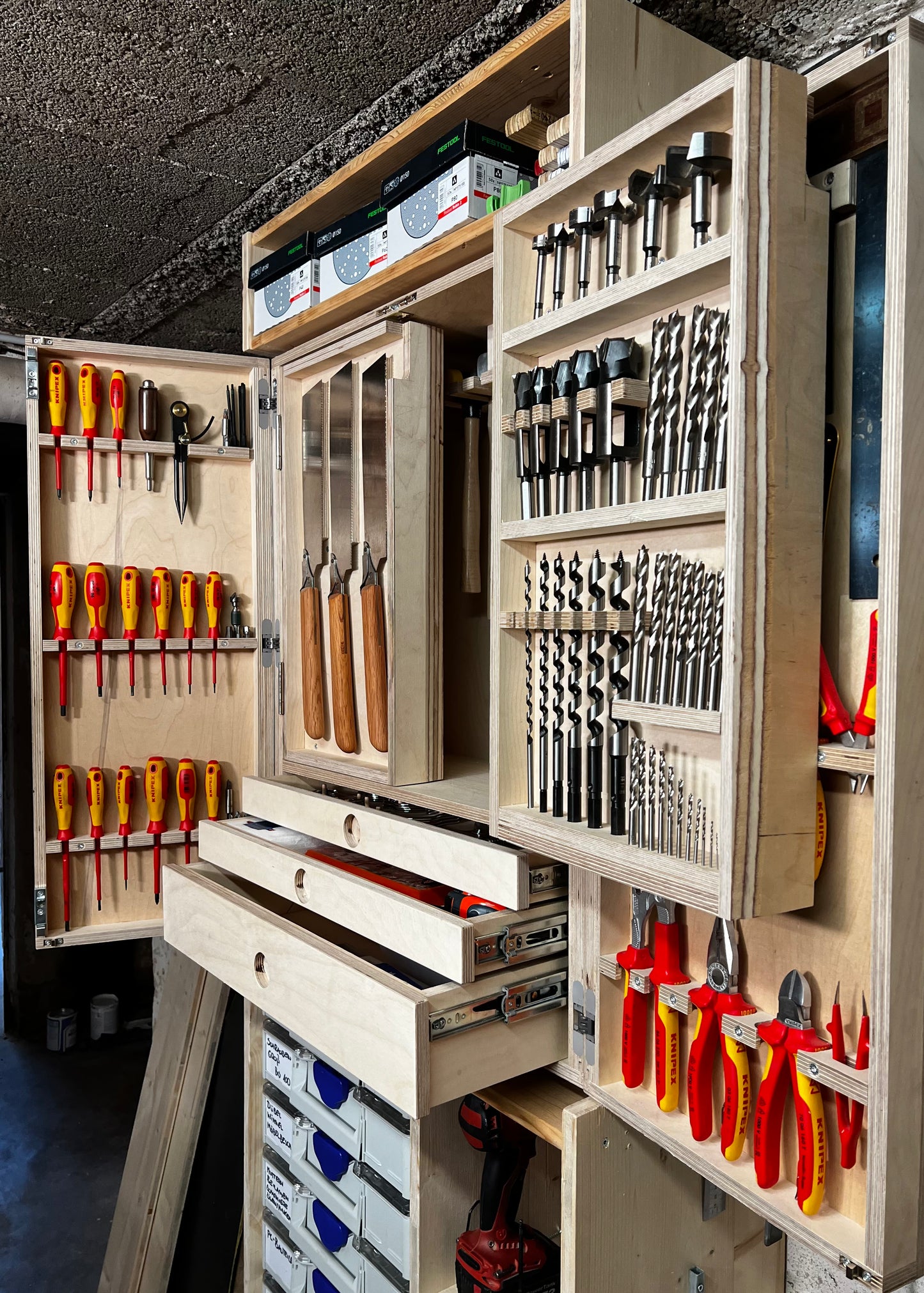 Werkzeugschrank Plan